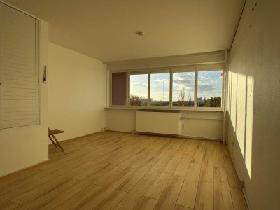 Architektur-Ikone trifft modernes Wohnen–freie Maisonette-Whg. im Le Corbusier-Haus, Berlin-Westend