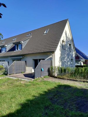 Kleines Reihenendhaus mit Südgarten und Carport
