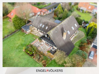 Wohnen im Grünen: Großes Einfamilienhaus mit Einliegerwohnung & Parkähnlichem Garten