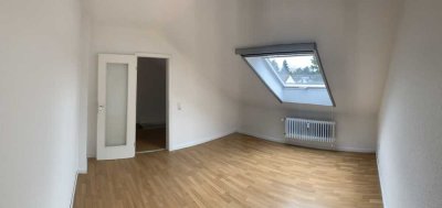 Helle 2-ZKB Dachgeschosswohnung in der Gartenstadt-Nord