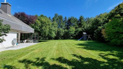 FAMILIENTRAUM MIT GROSSEM GARTEN
