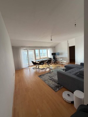Helle 3-Zimmer-Dachgeschosswohnung mit Loggia, Parkplatz &amp; Top-Lage in Atzenbrugg | 10 m² Loggia | ab sofort