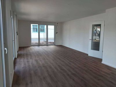 Wunderschöne 4-Zimmer Neubauwohnung in exklusiver Lage mit Terrasse und Stellplatz