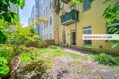 IMMOBERLIN.DE - Toplage Helmholtzkiez! Charmante Altbauwohnung mit Terrasse & eigenem Garten