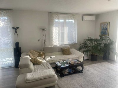 Großzügige 6,5-Zimmer-Wohnung mit Balkon in Karlsdorf-Neuthard