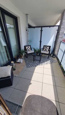Geschmackvolle, neuwertige 2-Zimmer-Wohnung mit geh. Innenausstattung, Balkon, Stellplatz und EBK