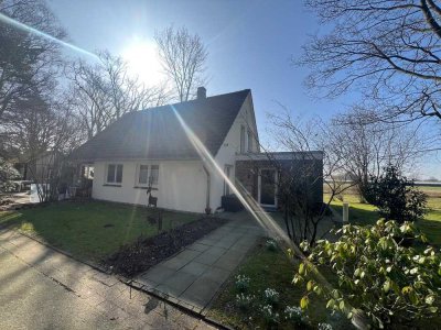 Schönes Einfamilienhaus mit Garage in Wiefelstede