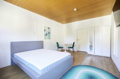 NEUGRÜNDUNG, 4er WG, schöne & möblierte WG-Zi., SANIERT, Einbauküche, verschiedene Größen