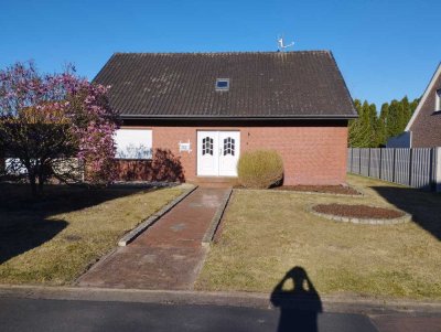 Großzügiges Einfamilienhaus mit Wintergarten,Garage Doppel-Carport& schönem Garten in ruhiger Lage