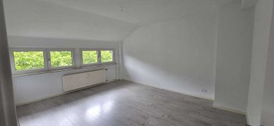 Erstbezug nach Sanierung moderne 2 Zi. Whg in Top Lage