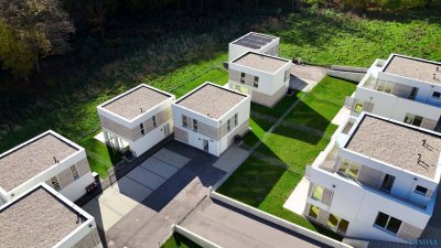 Neubau-Haus mit Garten nahe Wien – THE TREELINE