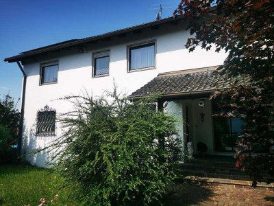 Geräumiges, gepflegtes und  preiswertes 8-Raum-Einfamilienhaus mit geh. Innenausstattung und EBK