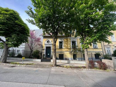 Große 3-Zimmerwohnung mit Kachelofen in Gründerzeitvilla