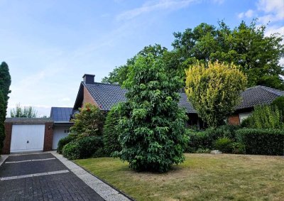 Raum für Ideen: Charmanter Bungalow mit 929 m² Grundstück in ruhiger, familienfreundlicher Wohnlage