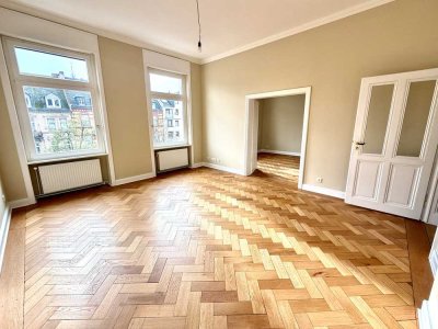 Hochwertig sanierte 4-Zimmer-Whg in Wiesbaden City - mit großer Wohnküche, Balkon & Außenstellplatz