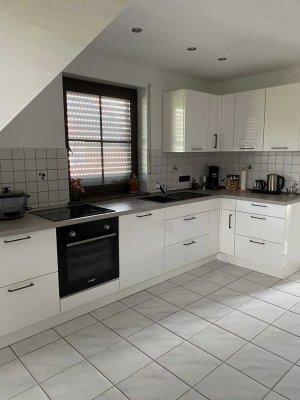 Geräumige Wohnung in zentraler, ruhiger Lage / 130 m²