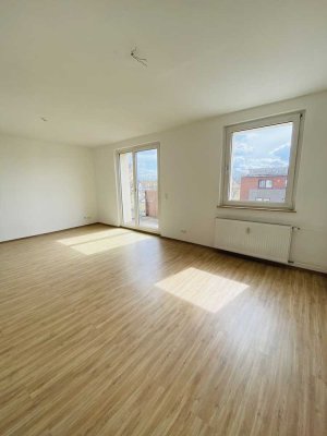 Helle und gemütliche 3-Raumwohnung mit Einbauküche und Balkon