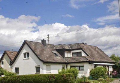EINZIGARTIG: Wohnhaus mit Nebengebäude  über 400 qm - Platz für Familien, Arbeiten und Wohnen in EM