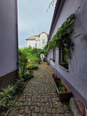 Familientraum zur Zwischenmiete: Möbliertes 4-Zimmer-EFH + Garten in Mainnähe