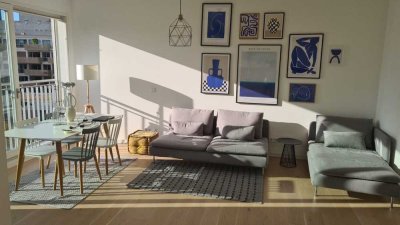 Möblierte Top-Floor-Wohnung mit Terrasse, Park- & Fernsehturm-Blick