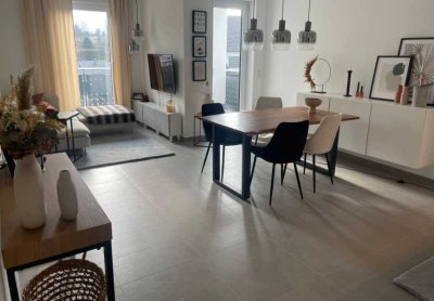 Moderne 2-Zimmer-Wohnung mit Südbalkon & Carport-Wallbox in ruhiger Lage