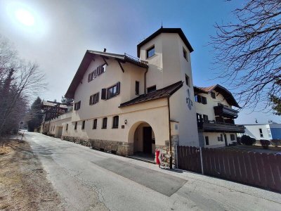 Sanierte 2-Zimmerwohnung mit Garage!