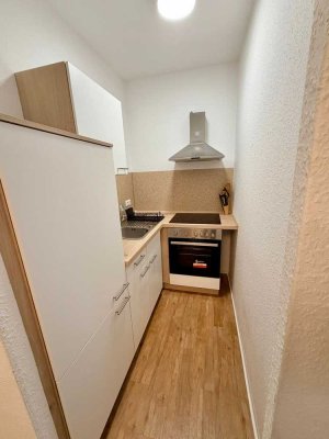 Helle 1-Zimmer Wohnung im 5. OG mit Balkon in Bieblach-Ost