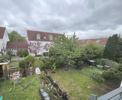 Helle 2-Zi Whg mit Balkon