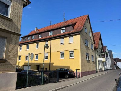 Dachgeschoss im Zentrum der Stadt - 2,5 Zimmer mit neuer Heizung und renoviertem Bad