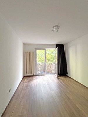 POCHERT IMMOBILIEN - Hübsches Studenten-Apartment mit Balkon im Herzen der Altstadt