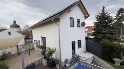 Mediterranes Lebensgefühl mit eigenem Weinkeller, Sauna und Garten