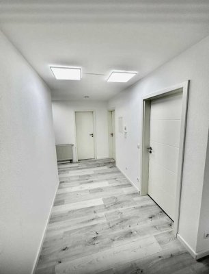 Aldingen, Schöne 2-Zimmer Wohnung mit Terrasse, Einbauküche, TG Stellplatz, in Aldingen