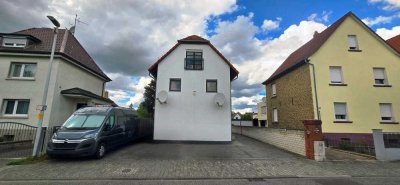 Charmante, möblierte Doppelhaushälfte in guter Lage von Raunheim – renoviert und familienfreundlich