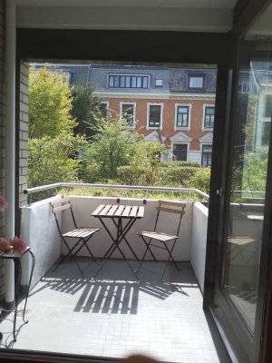 Apartment mit Südbalkon und grossem Schwimmbad nahe Alster