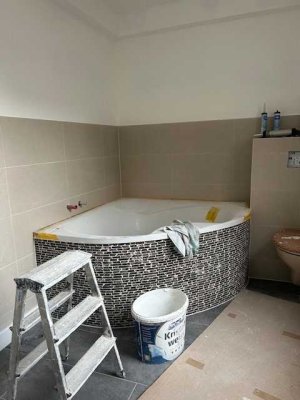 3,5 bis 4 Zm, Terrasse, EBK neu, 2 Bäder, Speicher, Erstbezug