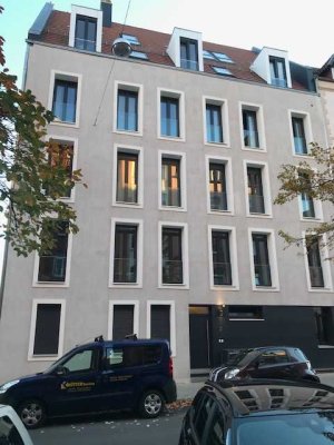 Stilvolle, neuwertige 2-Zimmer-Erdgeschosswohnung mit Terasse und Einbauküche in Hannover