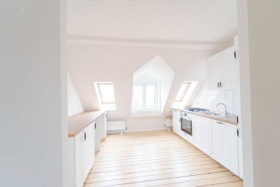 Charmante DG-Wohnung  - renoviert, mit neuer EBK und separatem Speicher in Lübeck