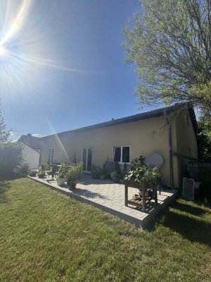 Neuwertiges Haus mit drei Zimmern und EBK in Reichenbach