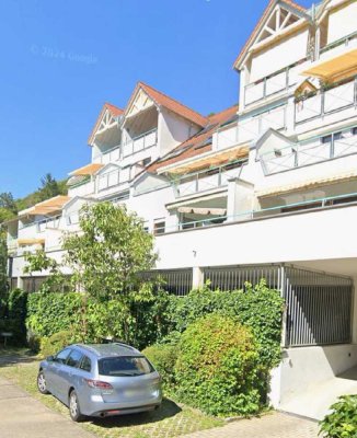Stilvolle, gepflegte 3-Zimmer-Wohnung mit Balkon und EBK in Bad Urach