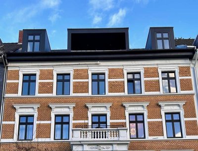 Kernsanierte - Luxus-Penthouse WHG im Dachgeschoss - mit Klimaanlage & Einbauküche