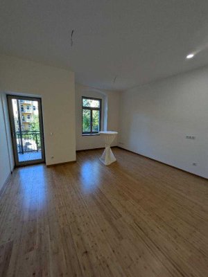 Erstbezug nach Kernsanierung- 3-Raum-Wohnung mit Balkon