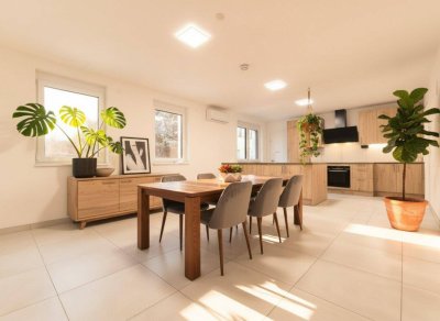 Exklusive Mietwohnung – Erstbezug in hochwertig gebautem Wohnhaus - Großer Gemeinschaftsgarten in toller Ruhelage