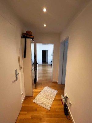 Helle, gepflegte 4-Zimmer Wohnung mit 2 Balkonen im 3. OG in München-Laim