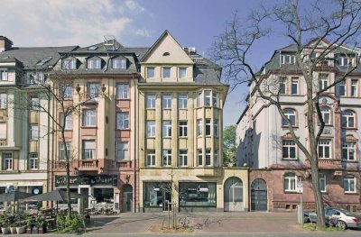 Großzügige, sanierte Altbau-Maisonettewohnung nahe Mainufer