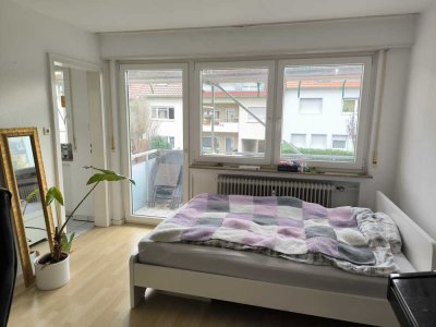 Stilvolle, gepflegte 1-Zimmer-Wohnung mit Balkon und Einbauküche in Stuttgart
