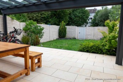 Familientraum: Modernes Zuhause mit Dachstudio & sonnigem Garten