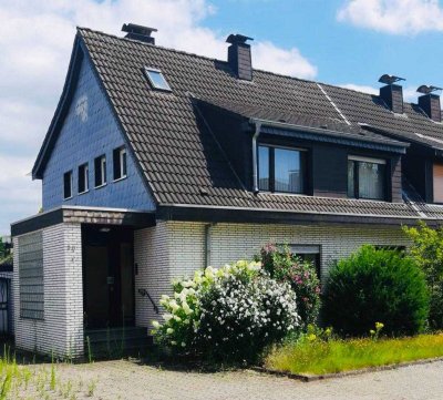 Schicke Doppelhaushälfte in Geldern – Stadtrandlage am Naherholungsgebiet, viel Platz innen & außen