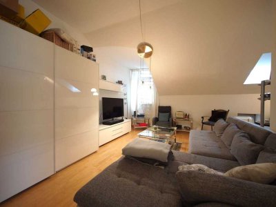 2-Zimmer Dachgeschoss Wohnung mit überdachtem Balkon in Bestlage von Traunstein - Kolpingstraße