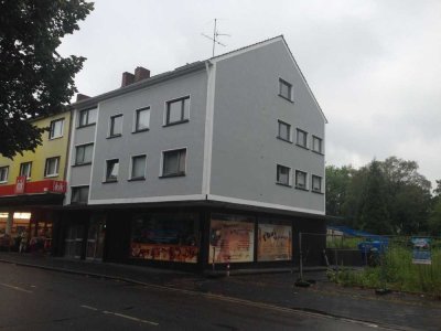 Helle und schöne Dachgeschoss-Wohnung mit Balkon in Hochheide