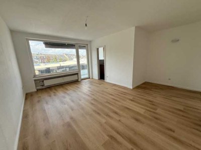 Geschmackvolle-Lichtdurchflutete 2-Zimmer-Wohnung mit Balkon in Düsseldorf